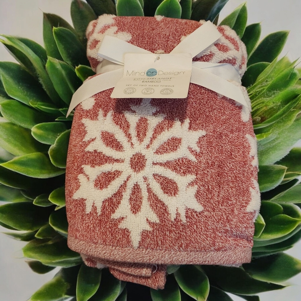 Eco-Melange Mind on Design Heather Cardinal Red & White Snowflake 2 Hand Towels